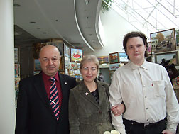 Head of the Solomianskyi district branch of the Ukrainian section of the International Police Association - Anatoliy Kapitanskiy, Artist - Natalya Zabolotskaya  with her husband.