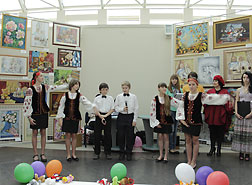 Clap hands and say, We are happy today, Happy today, happy today! Pupils' art group (Kiev).
