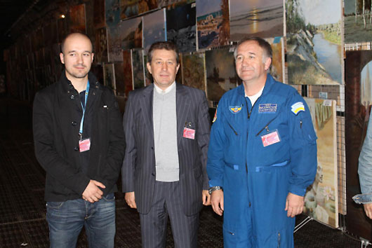 Boyko Valeriy  Director of the Producer Center Boyko Gallery Globus with participants of the 8th International Air and Space Salon"Aviasvit-XXI".