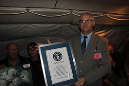 Семик Евгений Иванович – ведущий инженер по летным испытаниям ГП «Антонов»  на борту самолета  АН-225 «Мрия». Рекорд Guinness World Records установлен!