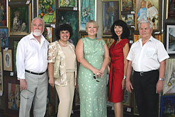 Oksana Fursa (at the centre)  - Rector of the Institute of Art named after Salvador Dali, Ph.D., Professor and teachers.
