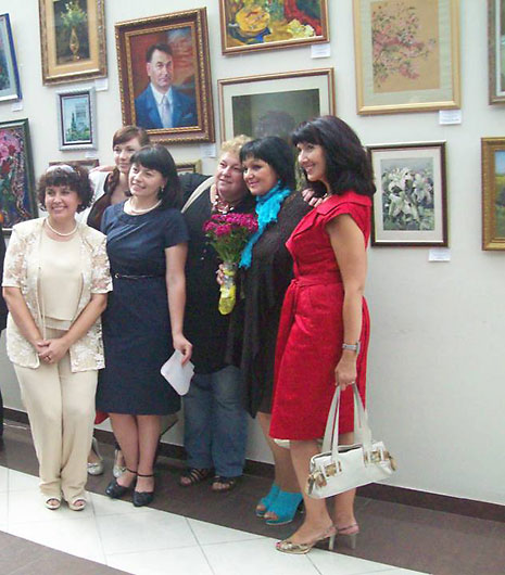 Teachers  of the Institute of Art named after Salvador Dali during the Project No 65 "Colors of Inspiration" opening
