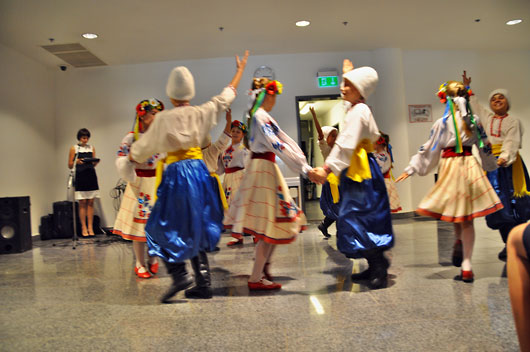 Folk Art Collective - Dance Ensemble "Obolon" (Art Director - Raisa Maystrenko)